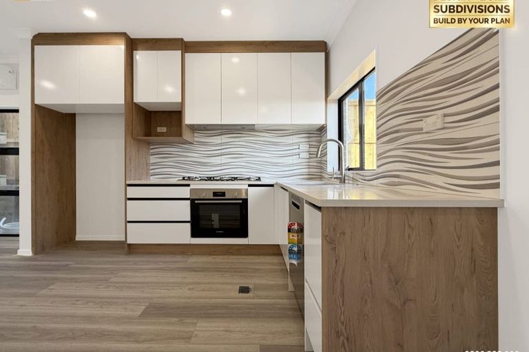 Photo of property in 260 Don Buck Road, Massey, Auckland, 0614