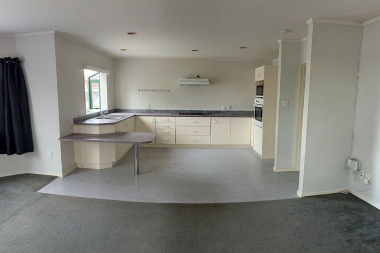 Photo of property in 24 Mcinnes Road, Weymouth, Auckland, 2103