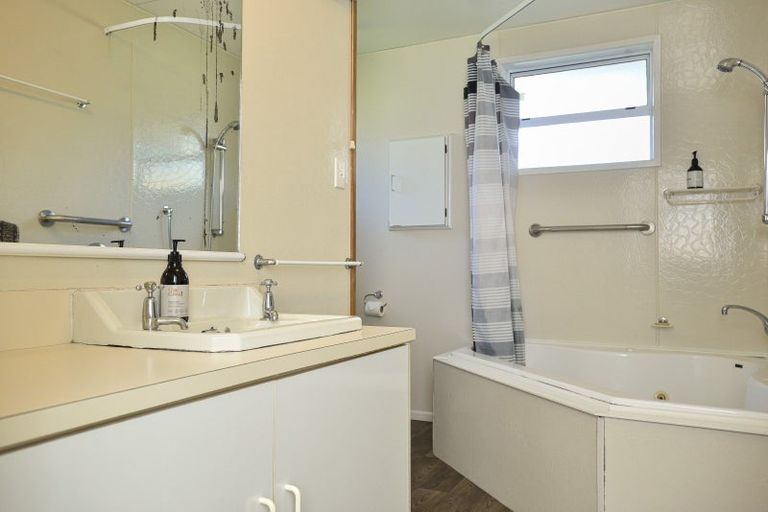 Photo of property in 69 Fortescue Street, Mahia, Nuhaka, 4198