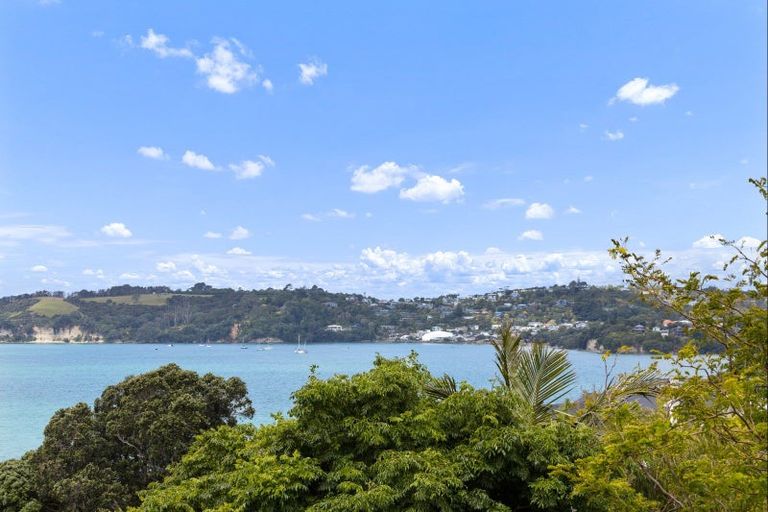 Photo of property in 11 Melandra Road, Stanmore Bay, Whangaparaoa, 0932