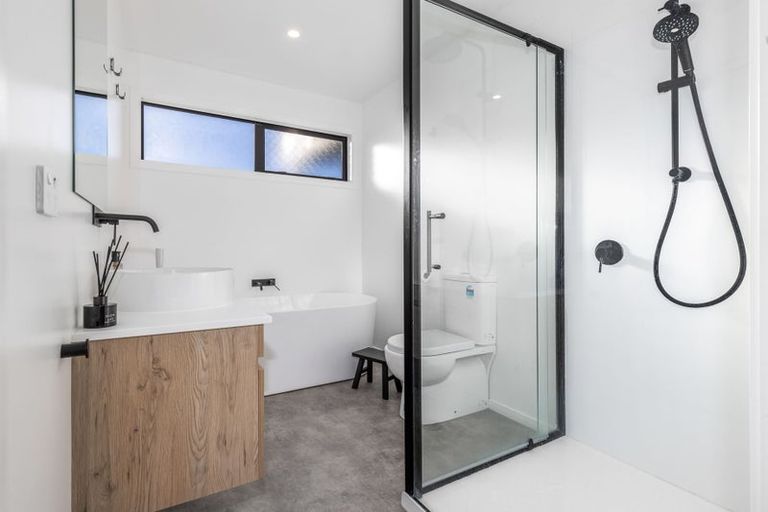 Photo of property in 86 Kotare Street, Waikanae, 5036