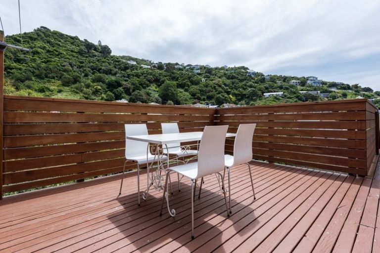 Photo of property in 186b Queens Drive, Lyall Bay, Wellington, 6022