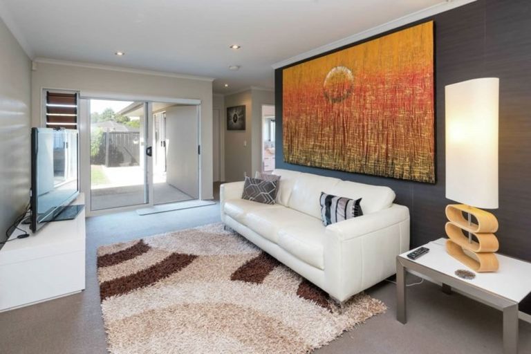 Photo of property in 13 Chateau Rise, Flat Bush, Auckland, 2016