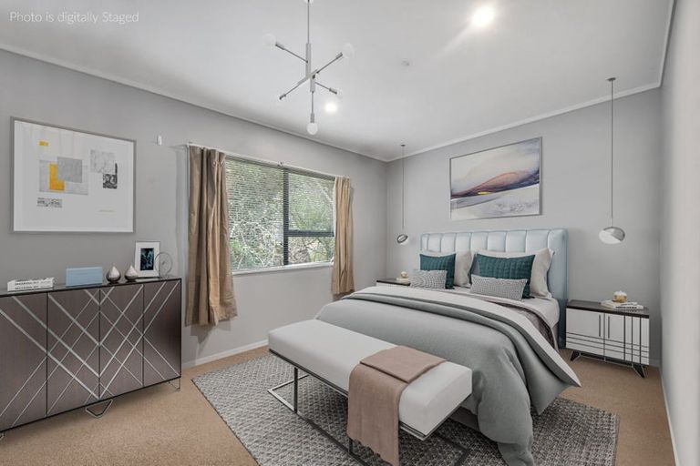 Photo of property in 2/52 Stanley Road, Glenfield, Auckland, 0629