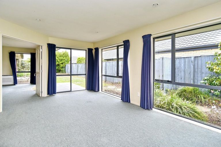 Photo of property in 35 Mounter Avenue, Northwood, Christchurch, 8051