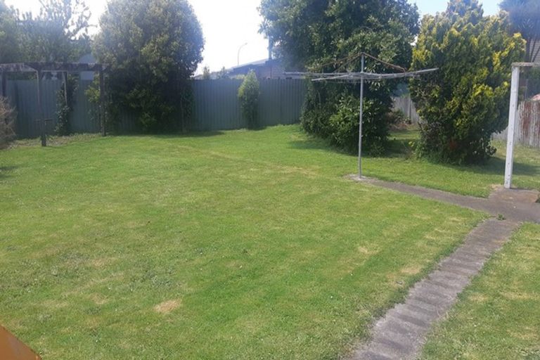 Photo of property in 12 Cordelia Street, Stratford, 4332