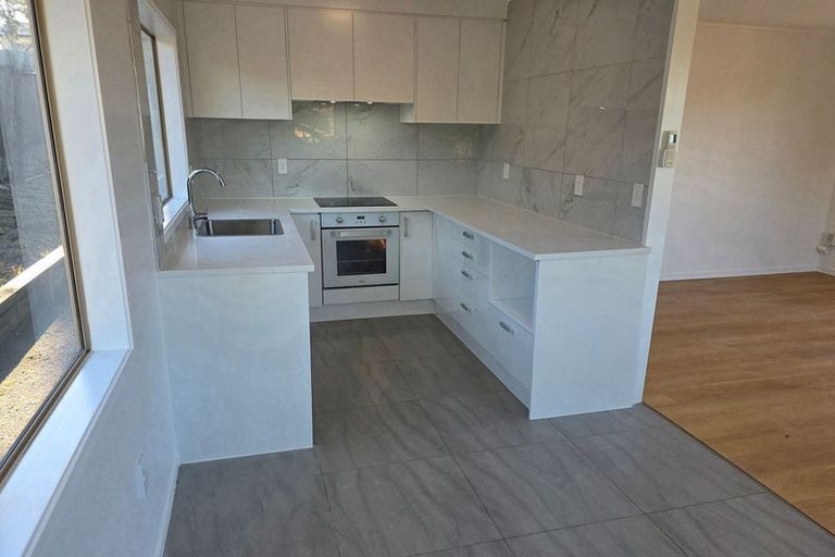 Photo of property in 66e Woodglen Road, Glen Eden, Auckland, 0602
