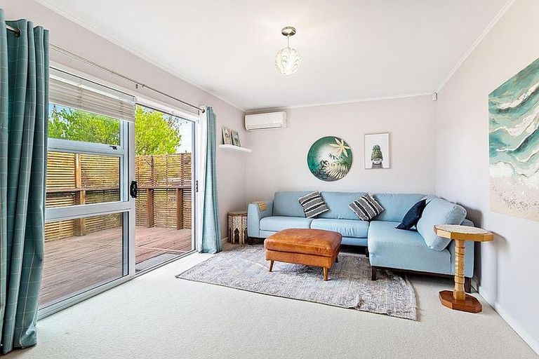 Photo of property in 699 Te Atatu Road, Te Atatu Peninsula, Auckland, 0610