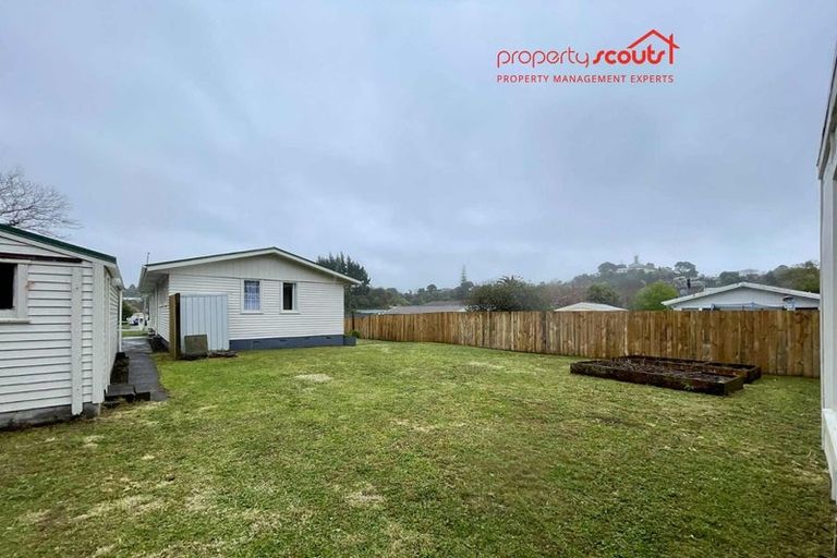 Photo of property in 50 Endeavour Street, Marfell, New Plymouth, 4310