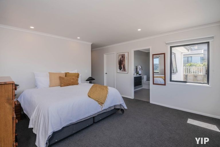 Photo of property in 130 Amesbury Drive, Churton Park, Wellington, 6037