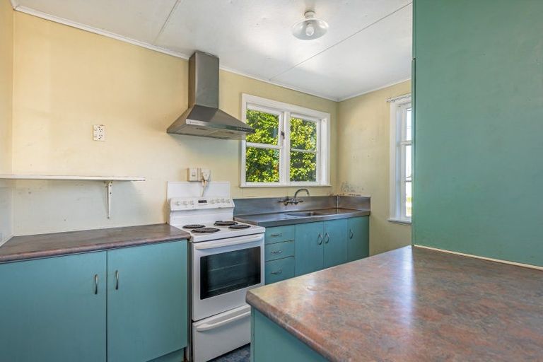 Photo of property in 18 Goldsmith Crescent, Levin, 5510