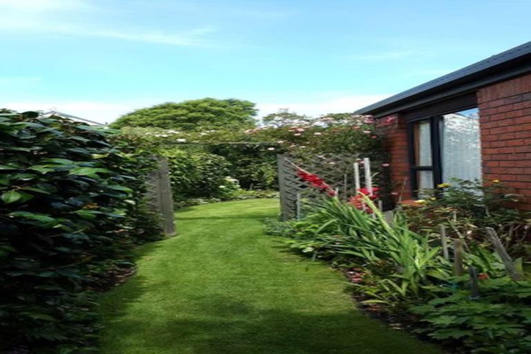 Photo of property in 3 Broadfell Avenue, Avonhead, Christchurch, 8042