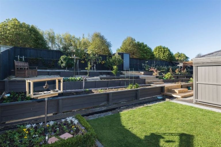 Photo of property in 31 Davaar Crescent, Broomfield, Christchurch, 8042