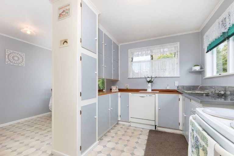 Photo of property in 40 Lowtherhurst Road, Massey, Auckland, 0614