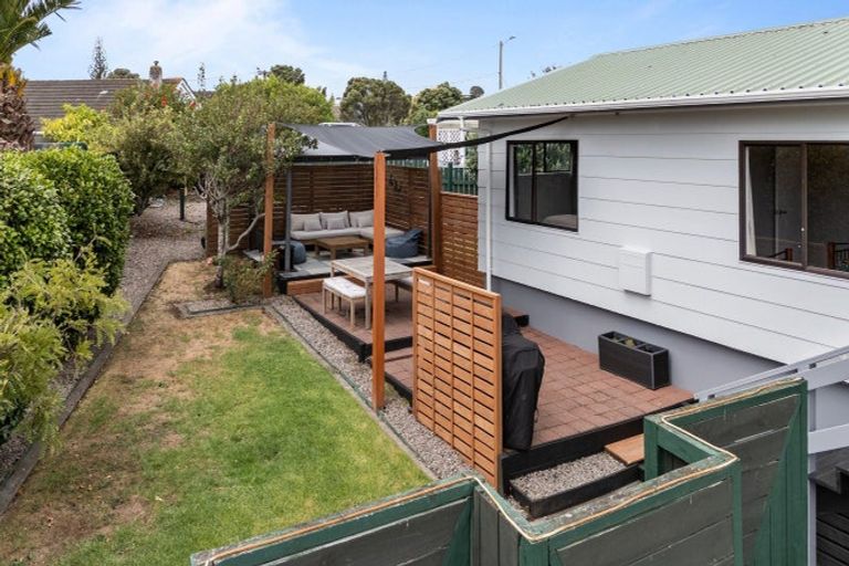 Photo of property in 20a Tahurangi Place, Spotswood, New Plymouth, 4310