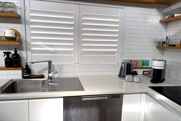 Photo of property in 24 Carnmore Place, Torbay, Auckland, 0630