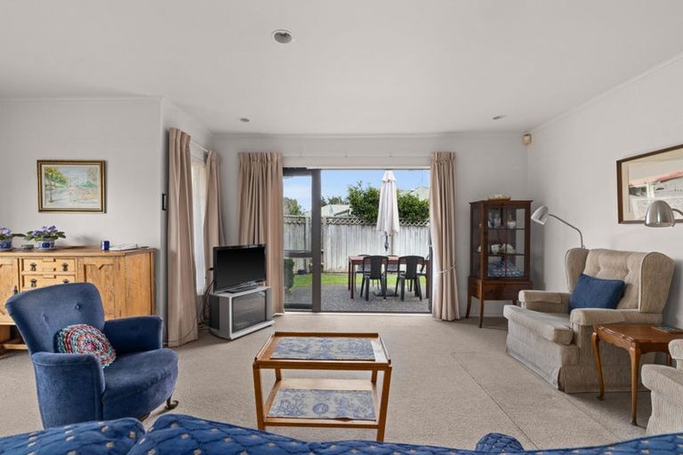Photo of property in 3a Kingsgate Close, Havelock North, 4130