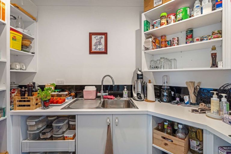 Photo of property in 9 Lady Jocelyn Place, Whitianga, 3510