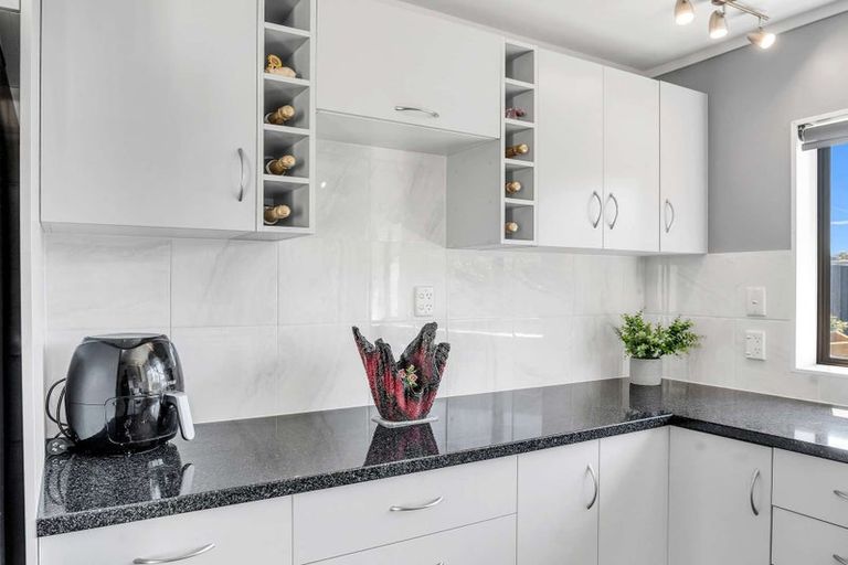 Photo of property in 7 Charisma Court, Kelvin Grove, Palmerston North, 4414