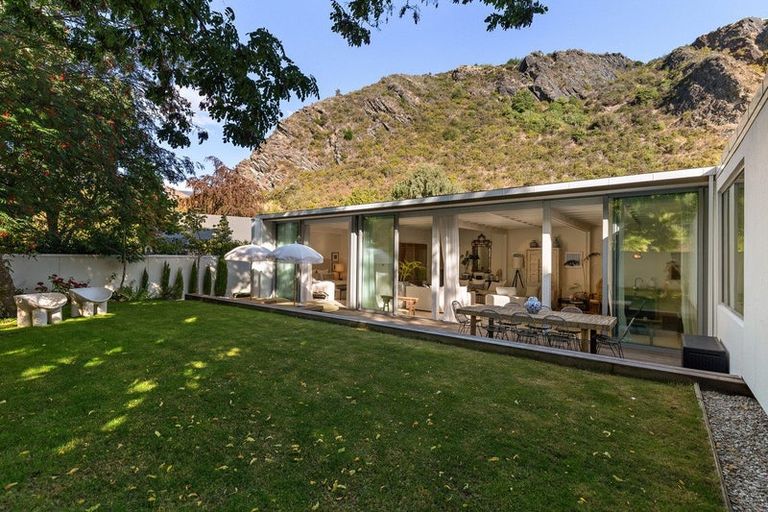 Photo of property in 52 Manse Road, Arrowtown, 9302