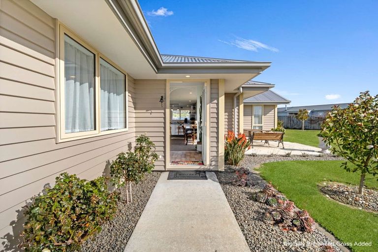 Photo of property in 4 Pukeko Way, Amberley, 7410