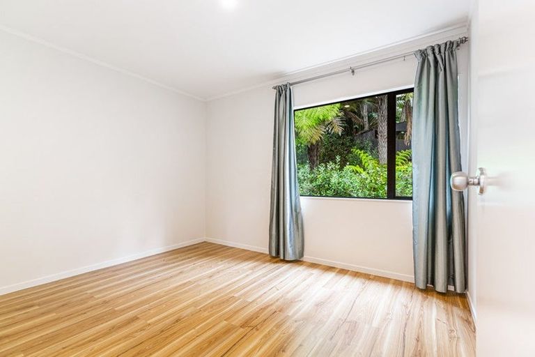 Photo of property in 9b View Road, Glenfield, Auckland, 0627