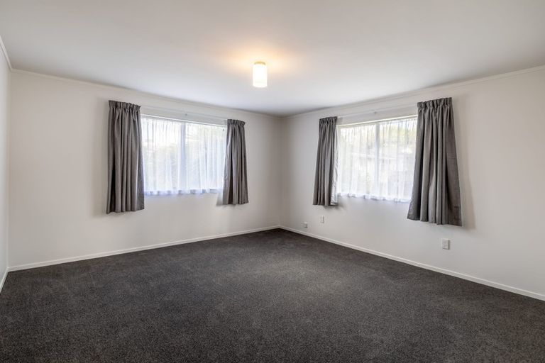 Photo of property in 68 Kohekohe Street, New Lynn, Auckland, 0600