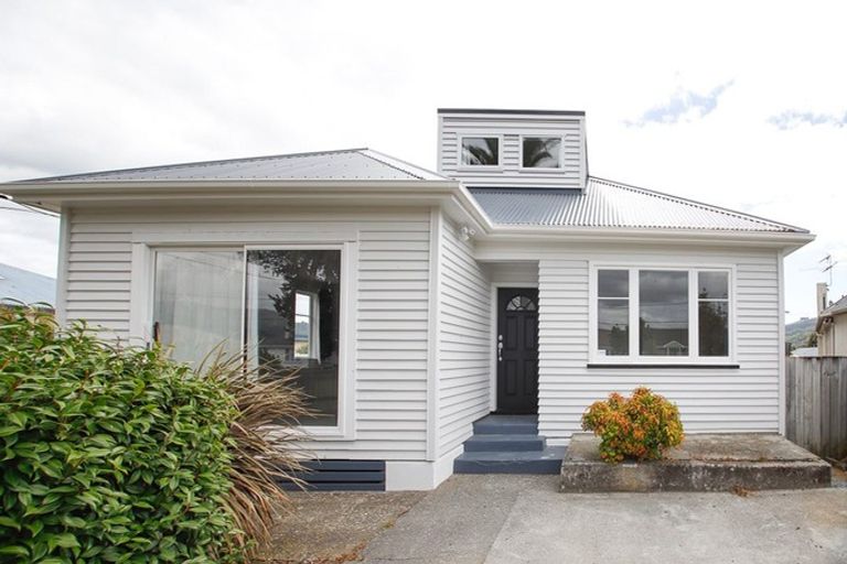 Photo of property in 27f1- Merton Street, Trentham, Upper Hutt, 5018