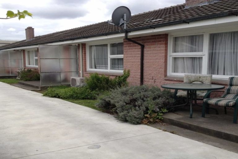 Photo of property in 2/11 Maxwell Street, Riccarton, Christchurch, 8041