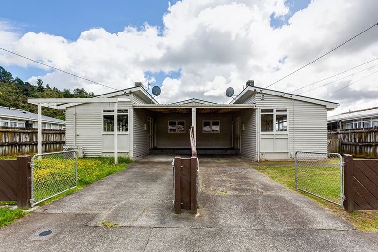Photo of property in 30-32 Delaney Drive, Stokes Valley, Lower Hutt, 5019