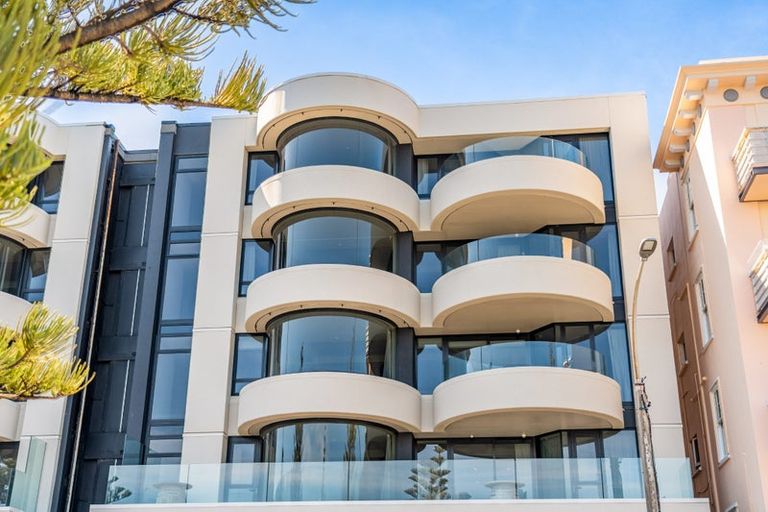 Photo of property in 6/308 Oriental Parade, Oriental Bay, Wellington, 6011