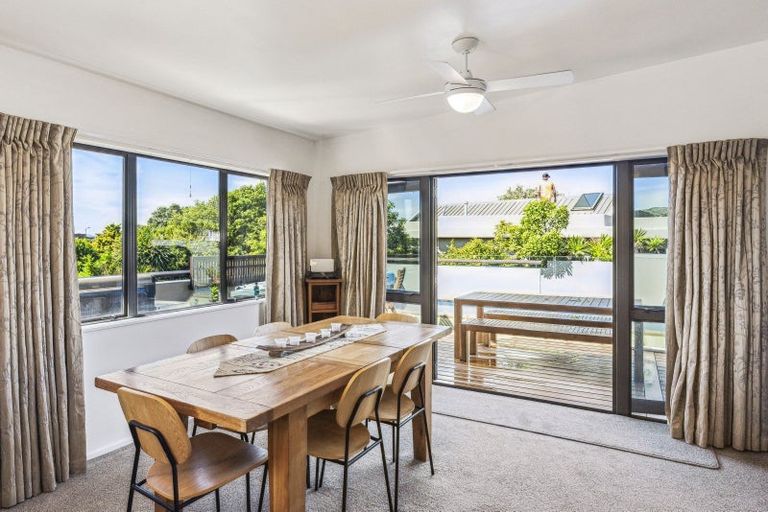 Photo of property in 8 Millennium Hill, Paraparaumu, 5032