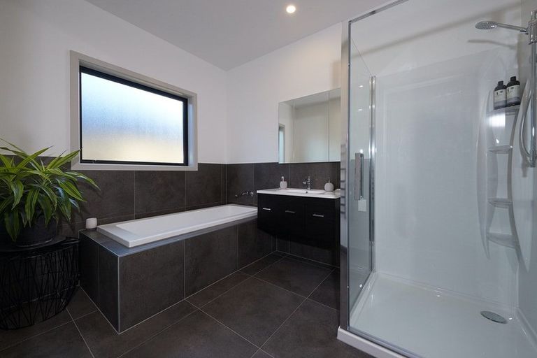 Photo of property in 2 Harrison Close, Cambridge, 3434