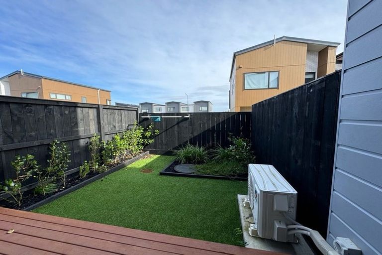 Photo of property in 20 Kiato Lane, Flat Bush, Auckland, 2019
