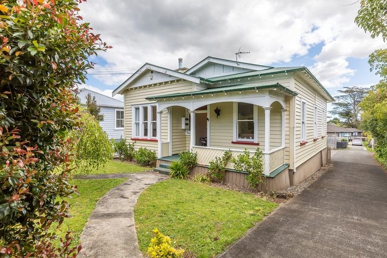 Photo of property in 60 Prospect Terrace, Pukekohe, 2120