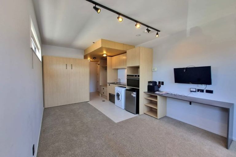 Photo of property in Vedado Apartments, 208/41u Hopper Street, Mount Cook, Wellington, 6011