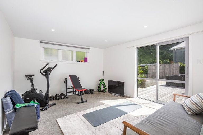 Photo of property in 185 Breaker Bay Road, Breaker Bay, Wellington, 6022