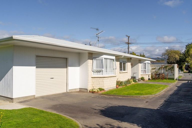 Photo of property in 33 Reading Street, Greytown, 5712