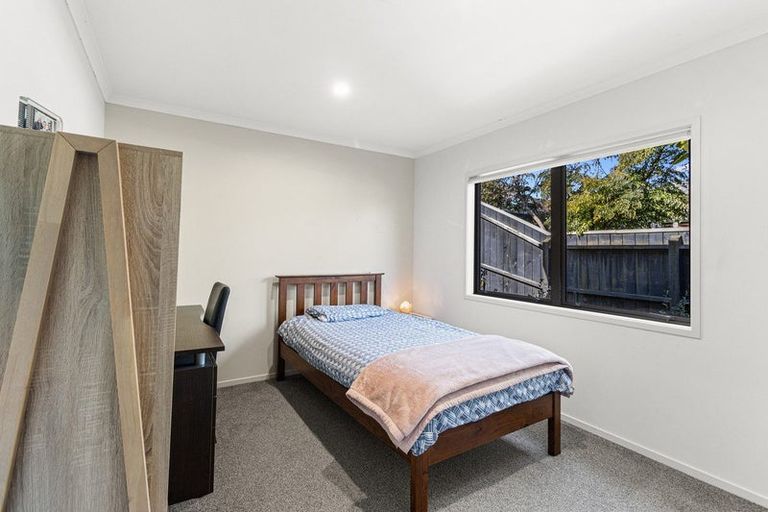 Photo of property in 17 Redwood Crescent, Hurdon, New Plymouth, 4310