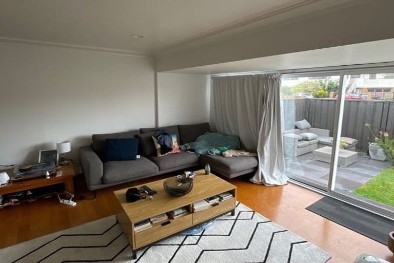 Photo of property in 369 Maunganui Road, Mount Maunganui, 3116