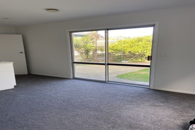 Photo of property in 105 Churchill Drive, Crofton Downs, Wellington, 6035