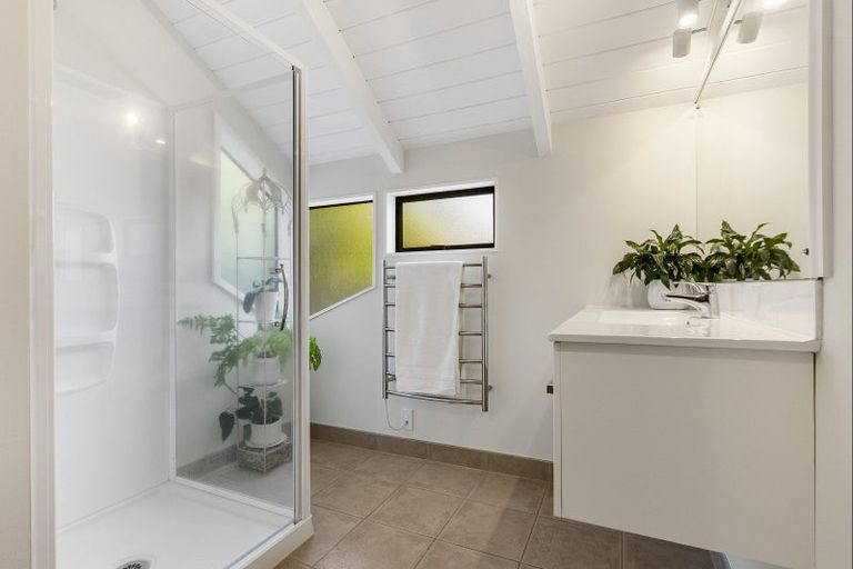 Photo of property in 2/52 Hattaway Avenue, Bucklands Beach, Auckland, 2012