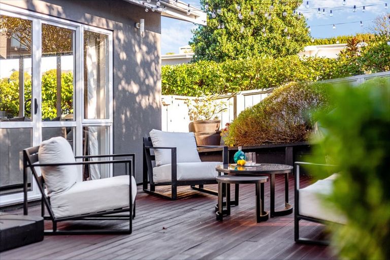 Photo of property in 11 Te Puia Drive, Aotea, Porirua, 5024