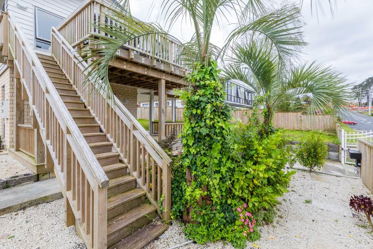 Photo of property in 36 Makora Road, Massey, Auckland, 0614