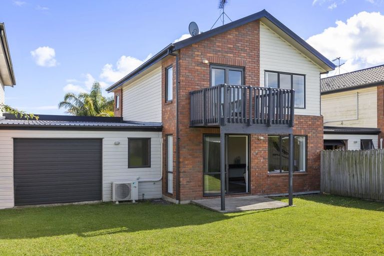 Photo of property in 16 Secoia Crescent, Mangere, Auckland, 2022