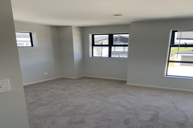 Photo of property in 9 Irving Place, Hobsonville, Auckland, 0616