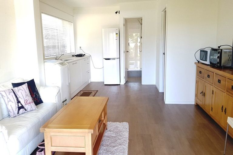 Photo of property in 14 Oaktree Avenue, Browns Bay, Auckland, 0630