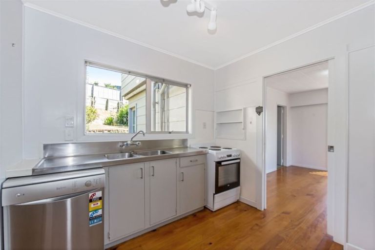 Photo of property in 12 Kauri Road, Stanmore Bay, Whangaparaoa, 0932
