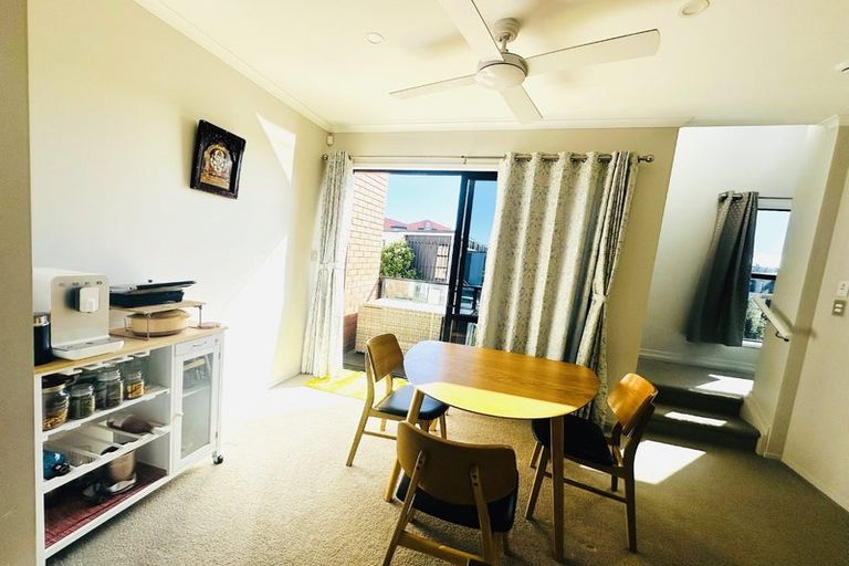 Photo of property in 13 William Stratton Lane, Hobsonville, Auckland, 0616