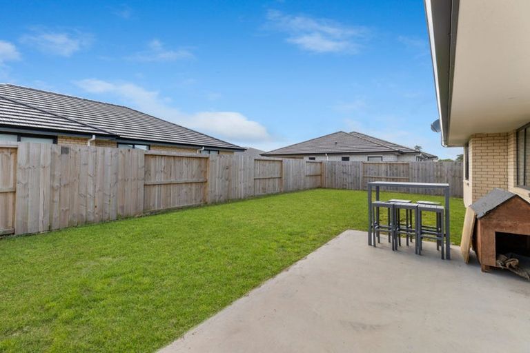 Photo of property in 9 Te Piriti Road, One Tree Point, 0118